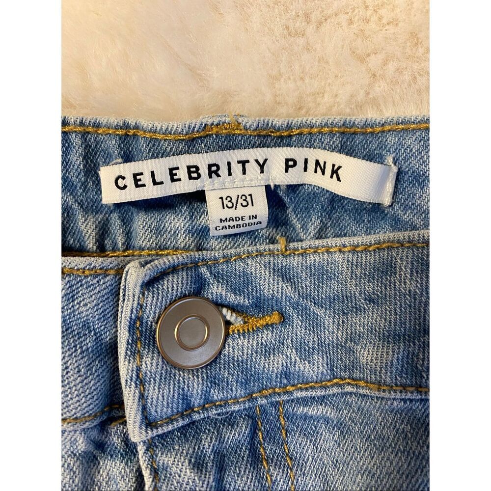 Celebrity Pink Mid-Rise Fray Shorts Sz 13/31 NWT - Picture 7 of 10
